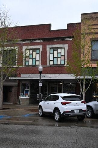 Plus de détails pour 819 Massachusetts St, Lawrence, KS - Local commercial à vendre