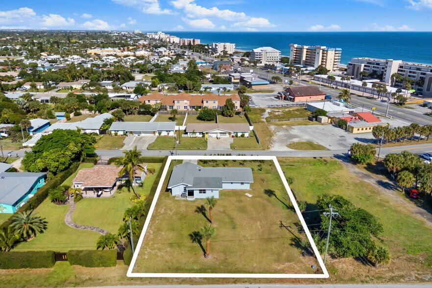 107 Franklyn Ave, Indialantic, FL à vendre - Photo de l’immeuble – Image 2 sur 11