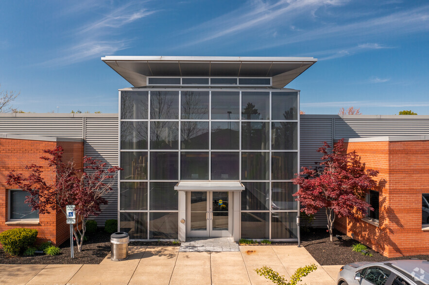 4601 Executive Center Pky, Saint Peters, MO à louer - Photo de l’immeuble – Image 3 sur 4