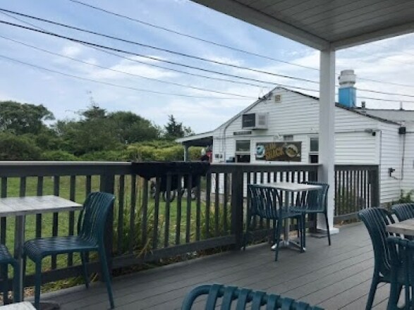 523 Charlestown Beach Rd, Charlestown, RI à louer - Photo de l’immeuble – Image 3 sur 5