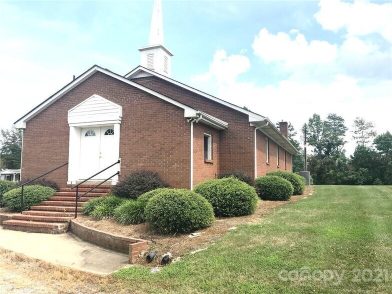 1035 Brandon Ln, Danbury, NC à vendre - Photo de l’immeuble – Image 3 sur 4