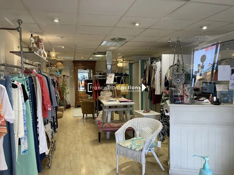 Local commercial dans Aucamville à louer - Photo de l’immeuble – Image 3 sur 3