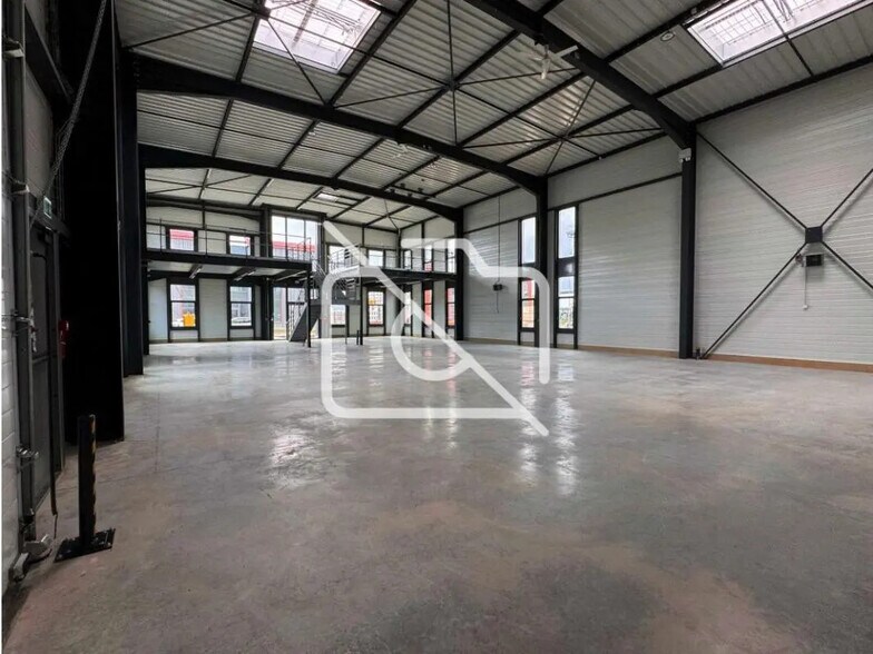 Local d'activités dans Bailly-Romainvilliers à vendre - Photo intérieure – Image 1 sur 4