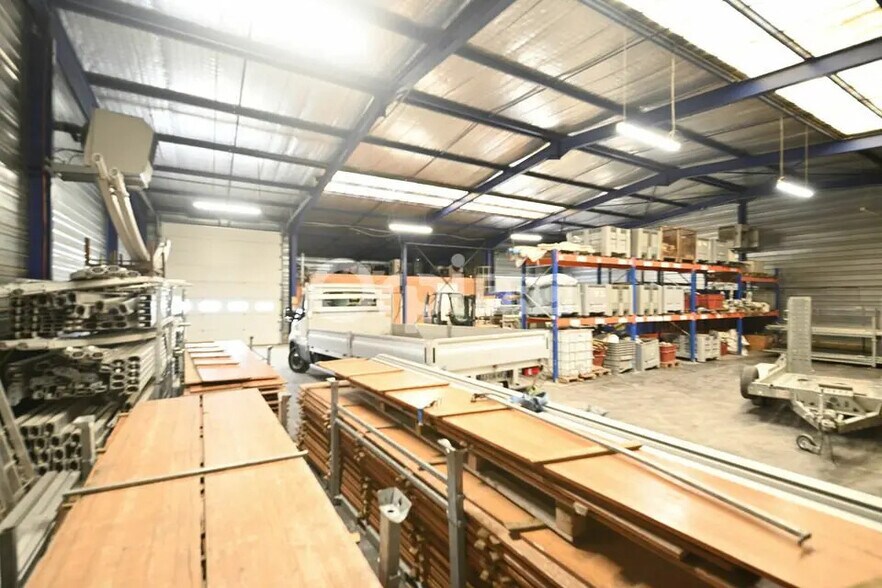 Local d’activités dans Grenay à louer - Photo intérieure – Image 3 sur 18