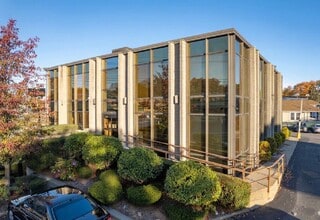 1515 Smith St, North Providence, RI à louer Photo de l’immeuble– Image 2 sur 8