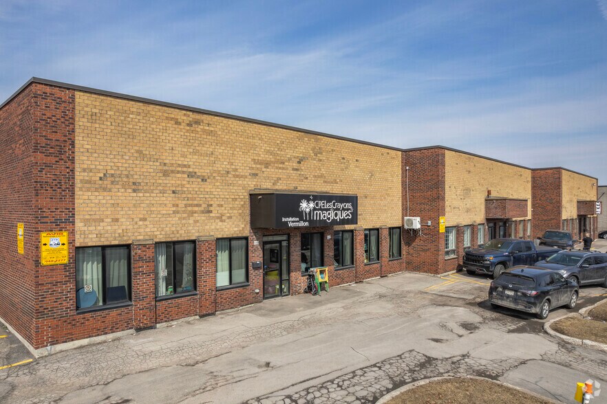 6085-6095 Blvd Couture, Montréal, QC à louer - Photo de l’immeuble – Image 3 sur 5