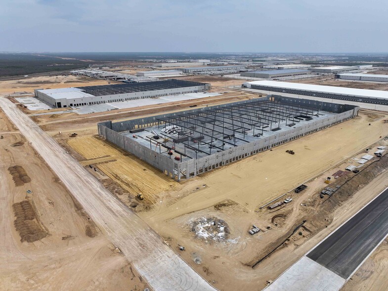 Pinnacle Logistics Center, Laredo, TX à louer - Photo de l’immeuble – Image 1 sur 4