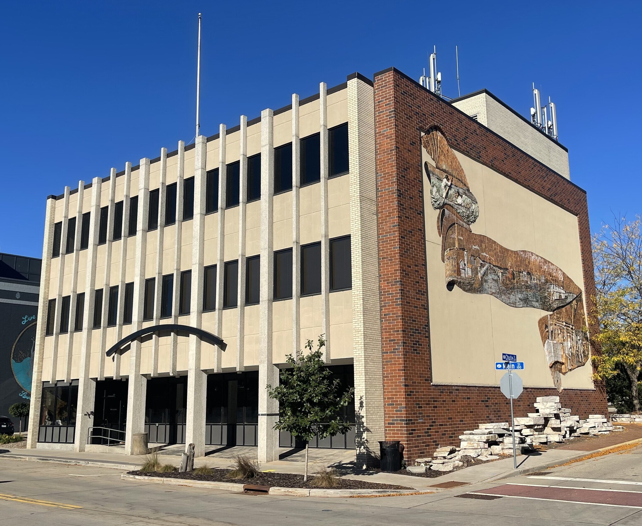 140 Main St, Menasha, WI à vendre Photo de l’immeuble– Image 1 sur 8