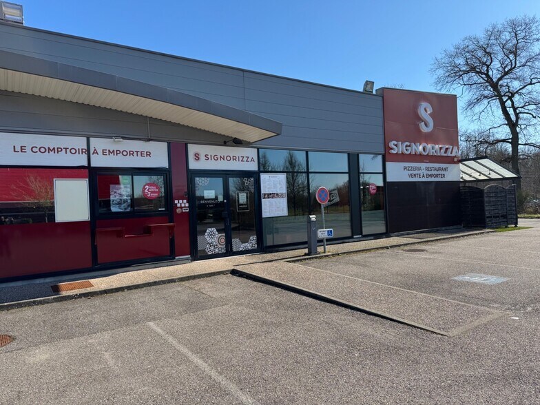 Local commercial dans Moncel Les Luneville à louer - Photo de l’immeuble – Image 3 sur 5
