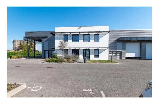 Plus de détails pour 35-37 Rue Emile Zola, Décines-Charpieu - Bureau, Local d'activités à louer