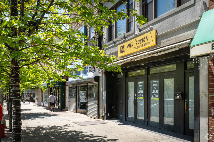 313 Grove St, Jersey City, NJ à louer - Photo de l’immeuble – Image 3 sur 3