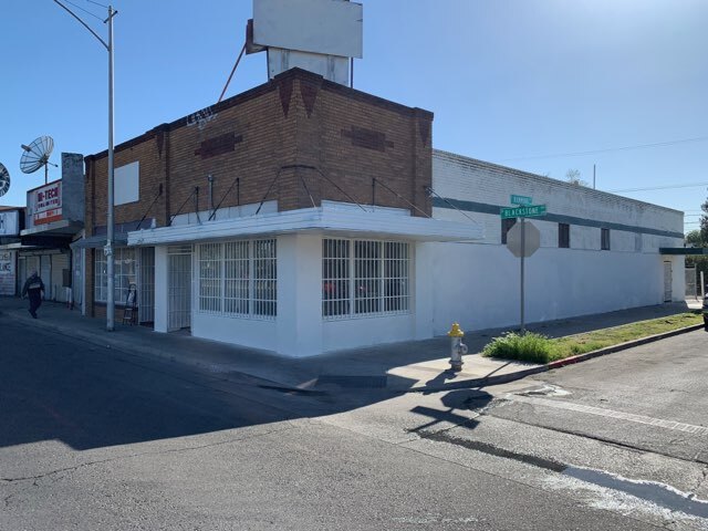 1237 N Blackstone Ave, Fresno, CA à louer Photo principale– Image 1 sur 5