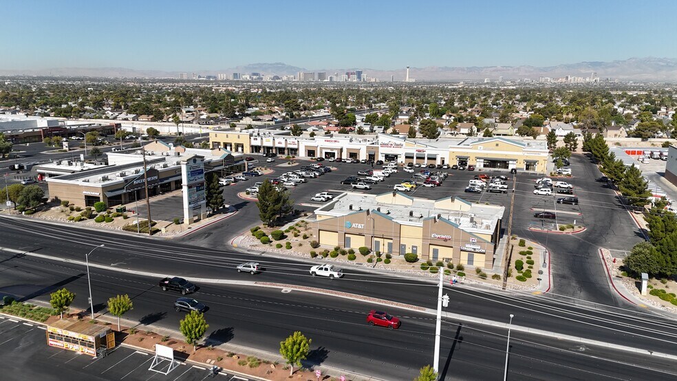 Nellis Blvd, Las Vegas, NV à louer - Photo de l’immeuble – Image 2 sur 8