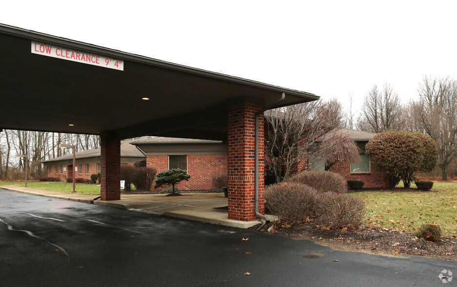 407 Corporate Center Dr, Vandalia, OH à louer - Photo de l’immeuble – Image 3 sur 4