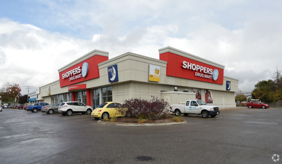 1657 Dundas St, London, ON à louer - Photo principale – Image 1 sur 2