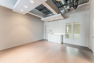 2508 Av Lapierre, Montréal, QC à louer Photo de l’immeuble– Image 2 sur 20