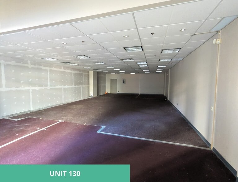 8010 Saba Rd, Richmond, BC à louer - Photo intérieure – Image 3 sur 9