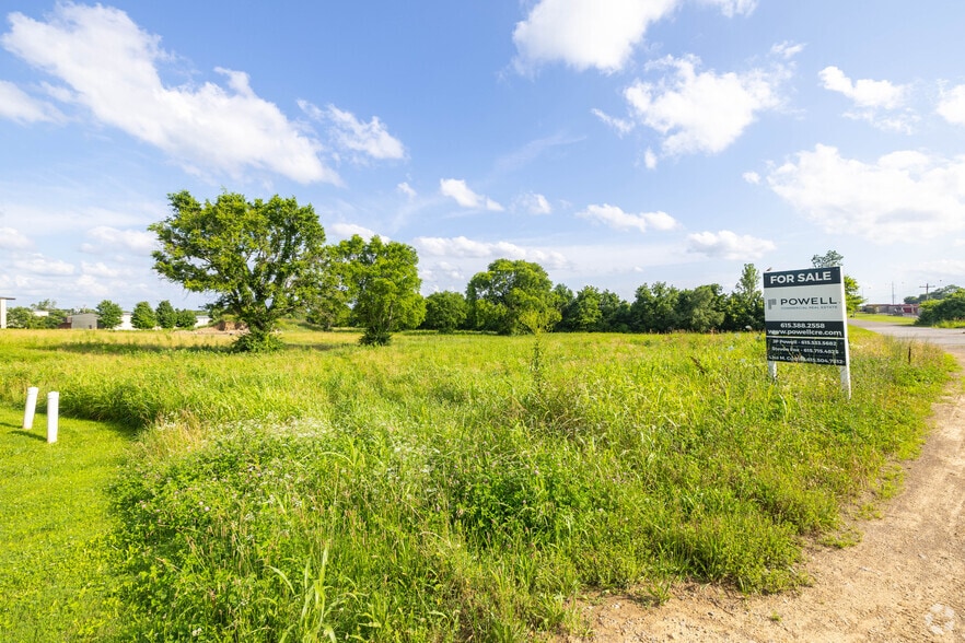 Airport Rd, Gallatin, TN à vendre - Photo principale – Image 1 sur 12