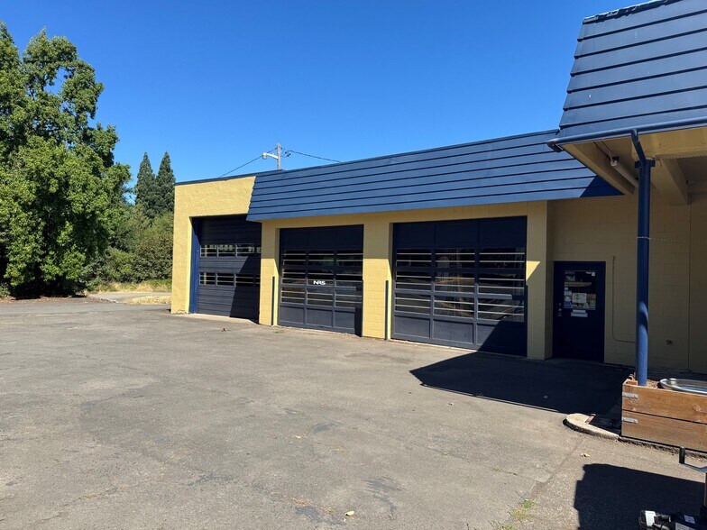 112 Main St, Springfield, OR à louer - Photo de l’immeuble – Image 3 sur 6