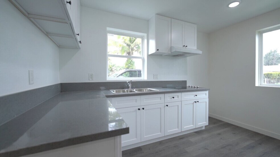 252 E 79th St, Los Angeles, CA à vendre - Photo de l’immeuble – Image 3 sur 7