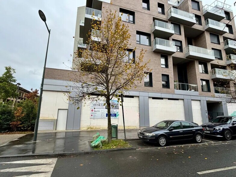 Local commercial dans Asnières-sur-Seine à louer - Photo de l’immeuble – Image 3 sur 5
