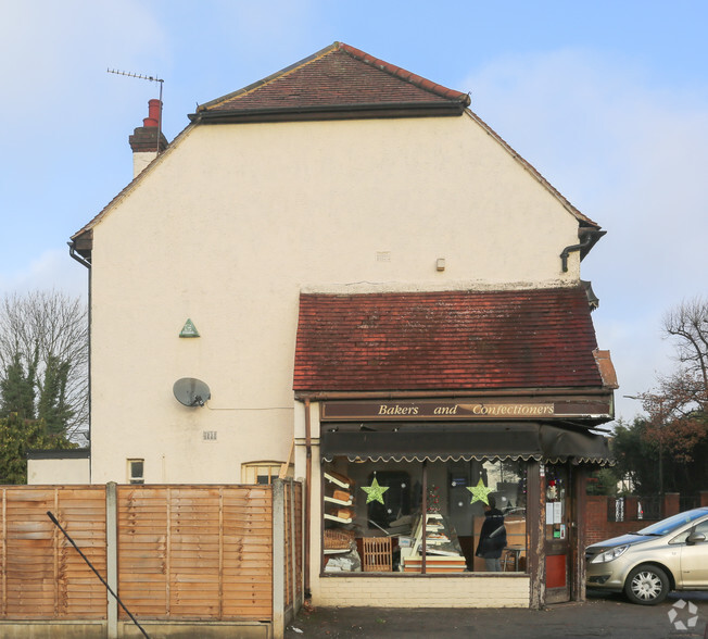 21 Butts Green Rd, Hornchurch à vendre - Photo de l’immeuble – Image 3 sur 3