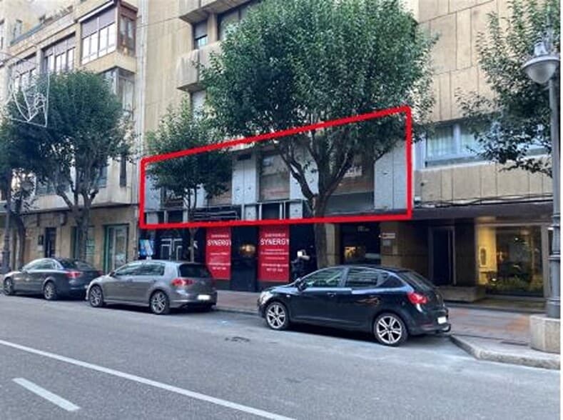 Immeuble residentiel dans León, León à vendre - Photo intérieure – Image 1 sur 1