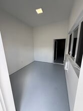 4834-4890 SW 75th Ave, Miami, FL à louer Photo de l’immeuble– Image 2 sur 8