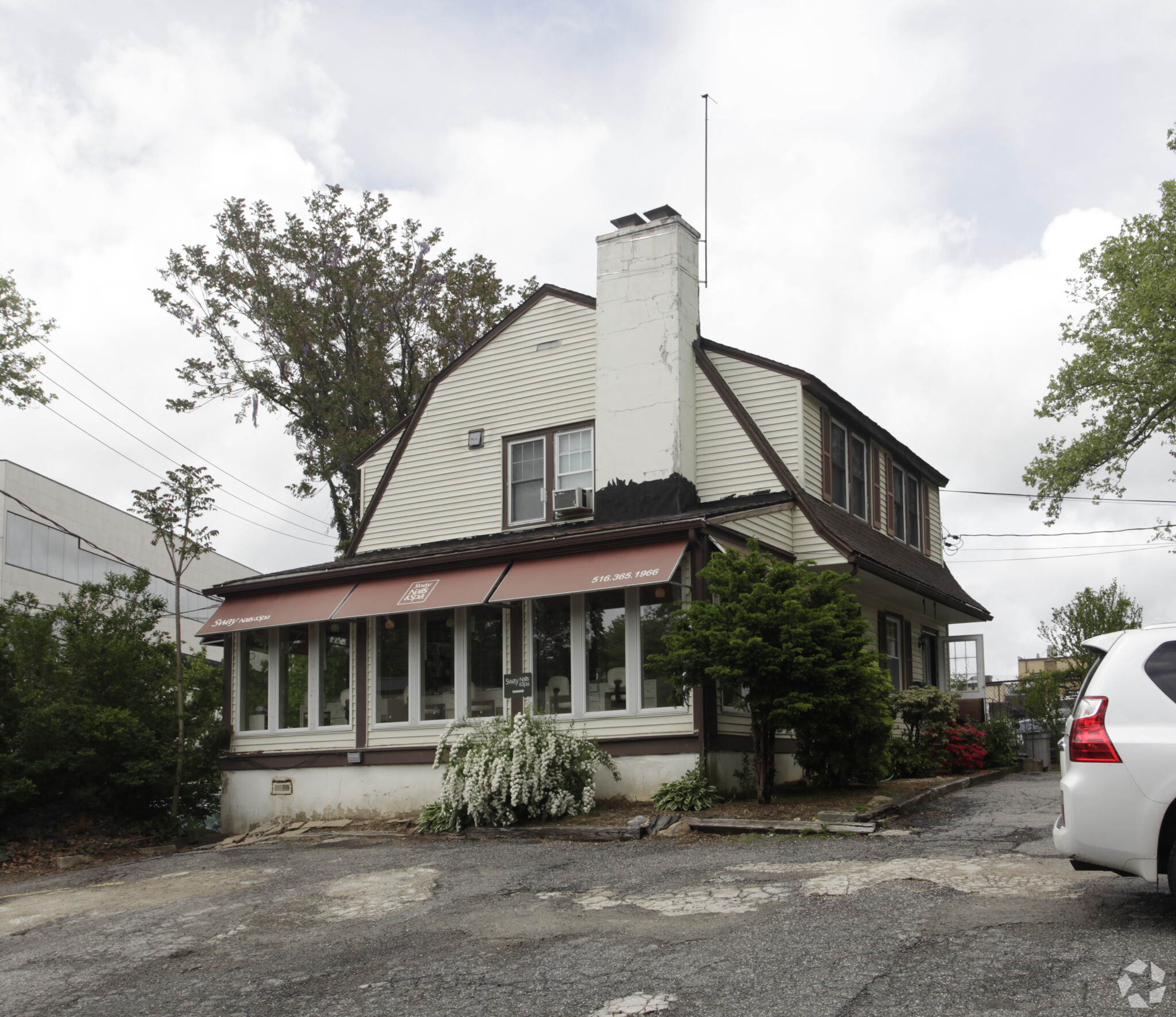 42 Orchard St, Manhasset, NY à vendre Photo principale– Image 1 sur 8