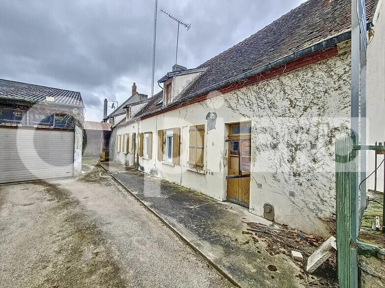 Local commercial dans COSNE-D'ALLIER à vendre - Photo de l’immeuble – Image 2 sur 7