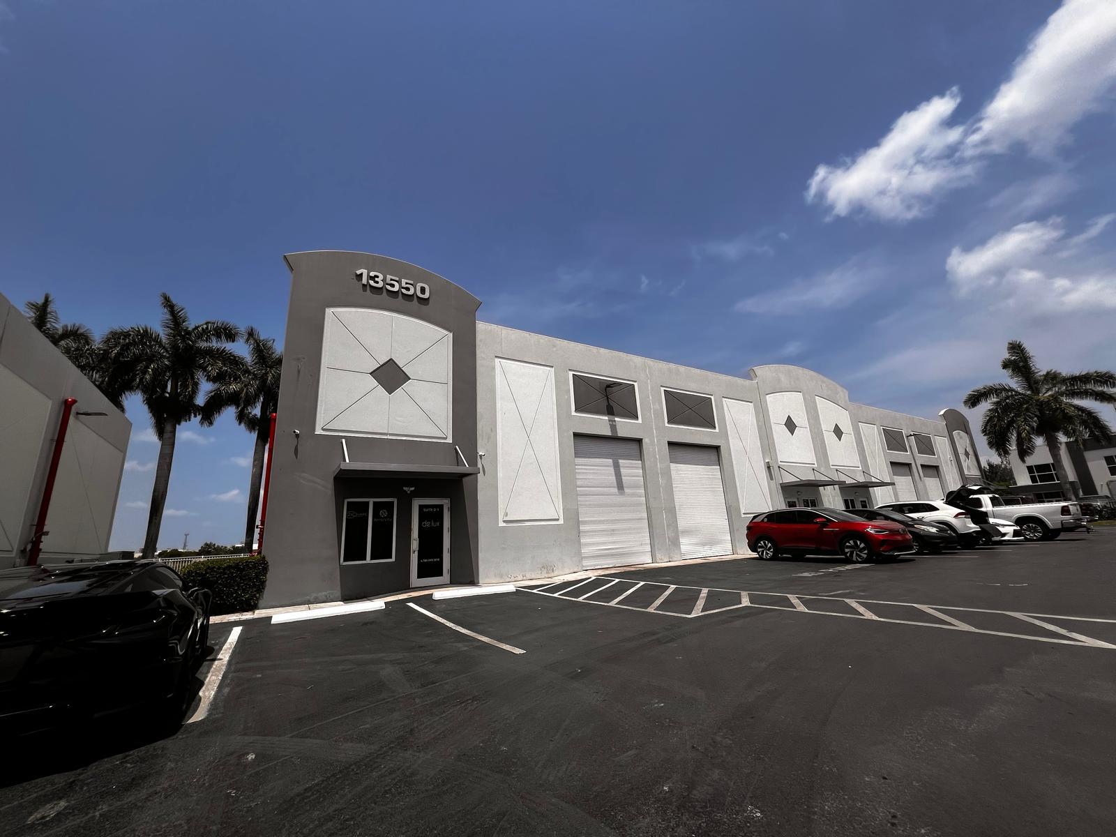 13550 NW 107th Ave, Hialeah Gardens, FL à louer Photo principale– Image 1 sur 6