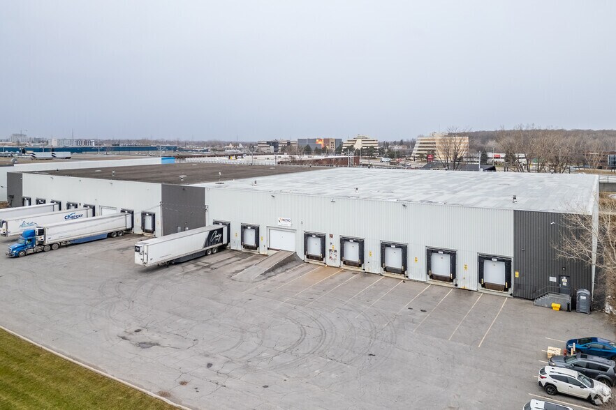 1325 Boul Hymus, Dorval, QC à louer - Photo de l’immeuble – Image 2 sur 3