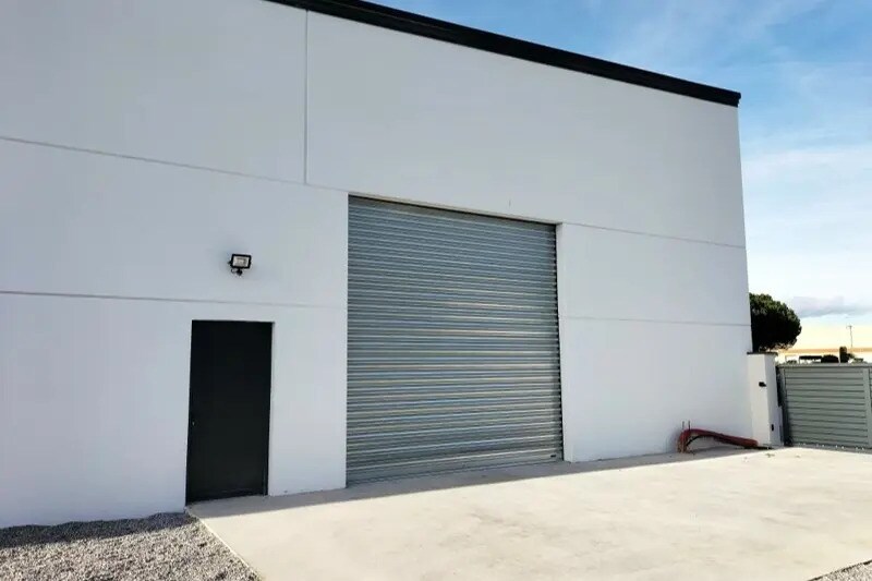 Local d’activités dans Béziers à louer - Photo de l’immeuble – Image 2 sur 3