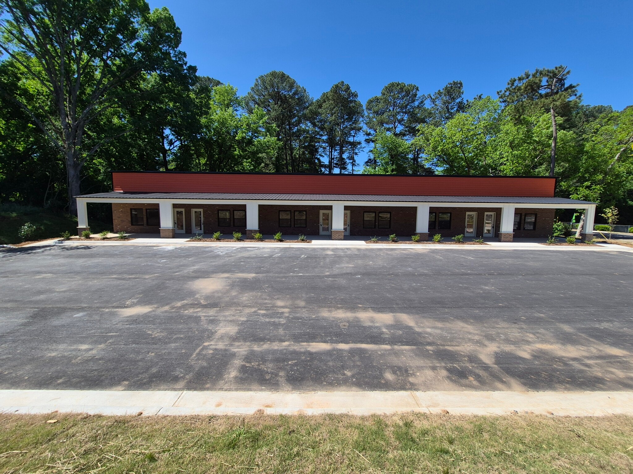 405 Rose St, Sanford, NC à louer Photo principale– Image 1 sur 6