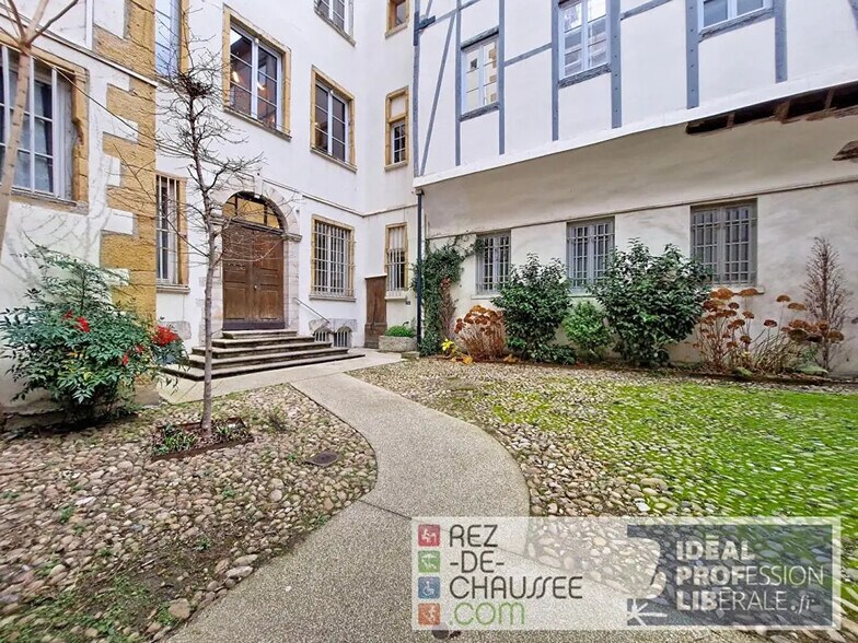 Bureau dans Lyon à vendre - Photo de l’immeuble – Image 1 sur 7