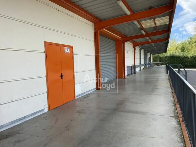 4 Avenue Du Bois De L'Epine, Évry-Courcouronnes à louer - Photo de l’immeuble – Image 2 sur 8