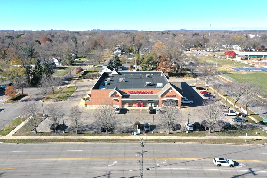 780 Washington Ave, Holland, MI à vendre - Photo de l’immeuble – Image 3 sur 5