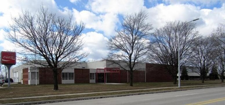 1608 Dove St, Port Huron, MI à vendre - Photo principale – Image 1 sur 4