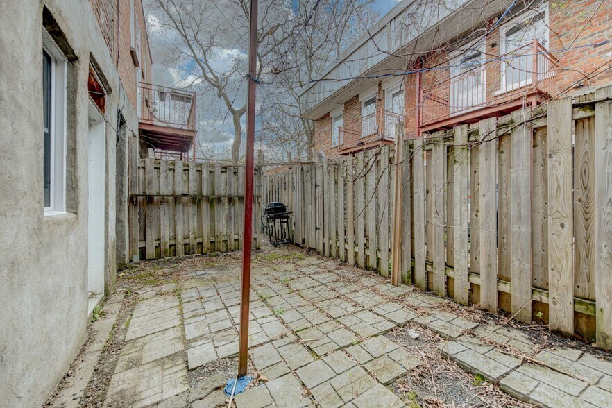 4545 - 4551 Rue Berri, Montréal, QC à vendre - Photo de l’immeuble – Image 3 sur 9