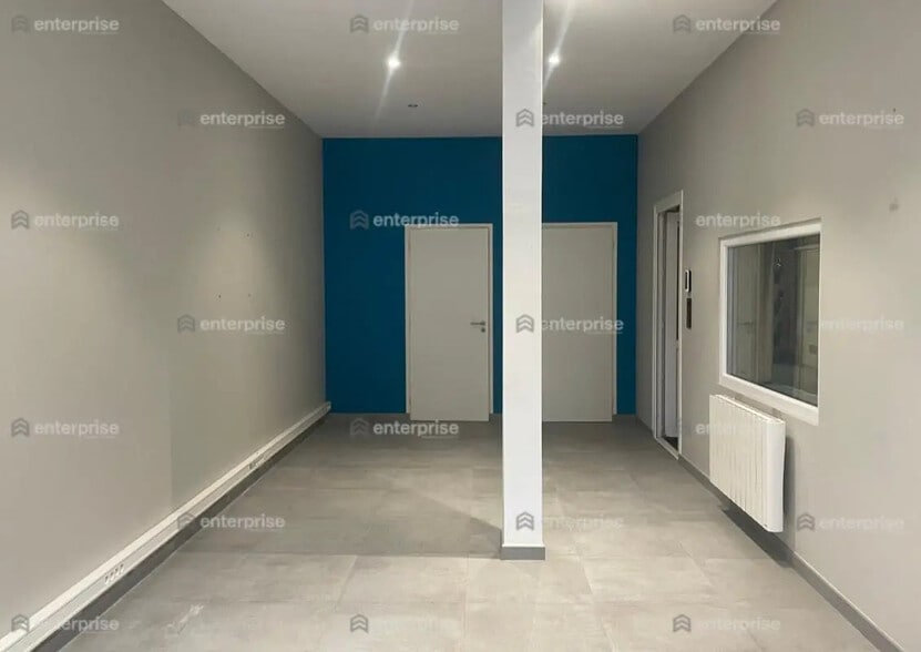 Local d'activités dans Saint-Quentin à vendre - Photo de l’immeuble – Image 3 sur 4