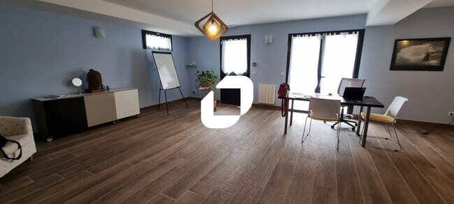 Plus de détails pour Bureau à vendre