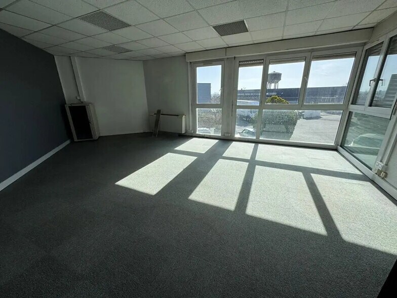 Bureau dans Cugnaux à louer - Photo de l’immeuble – Image 3 sur 6