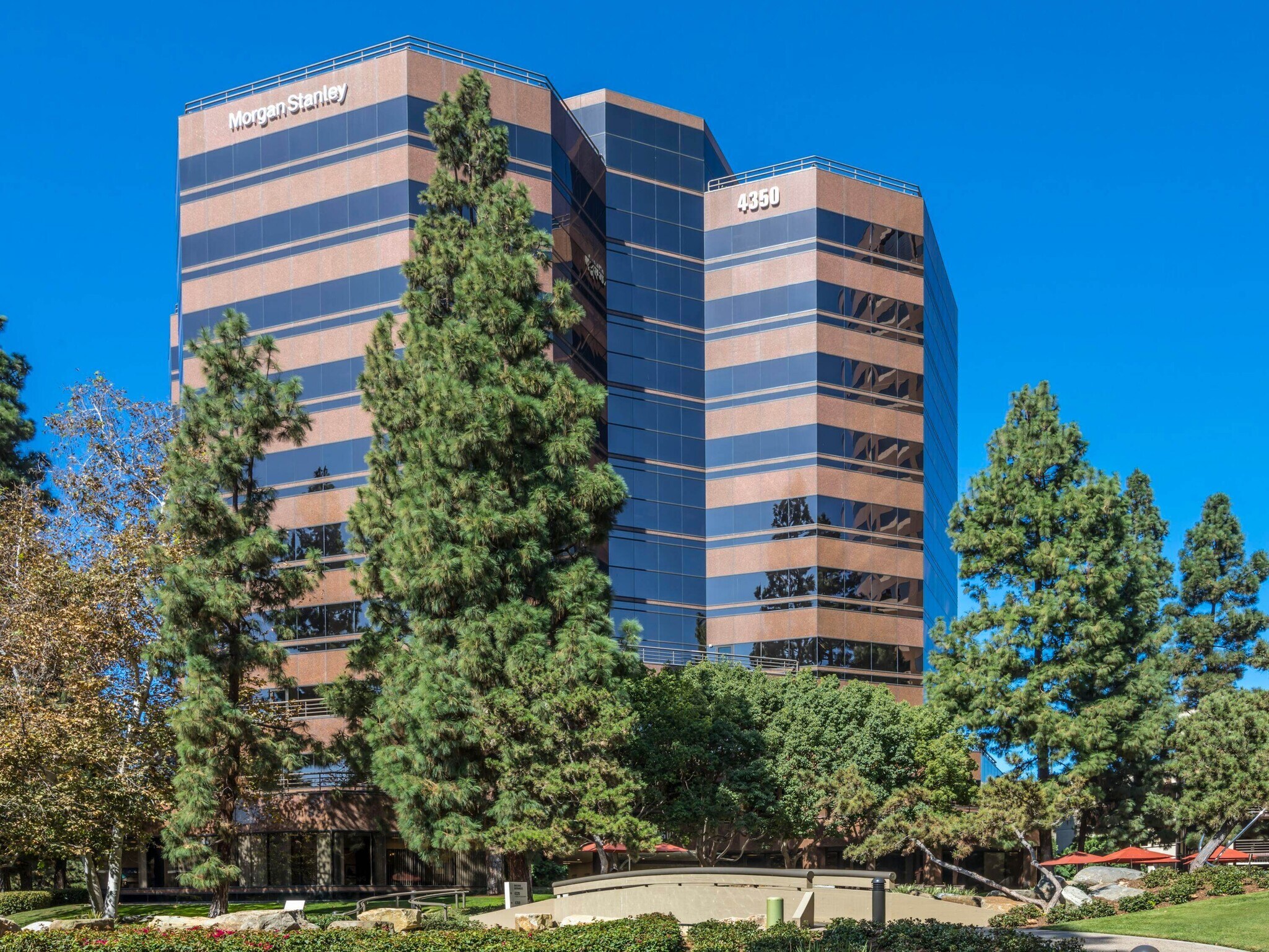 4365 Executive Dr, San Diego, CA à louer Photo principale– Image 1 sur 21