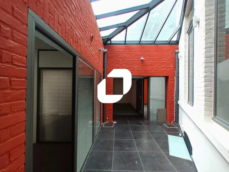 Bureau dans Lille à louer - Photo de l’immeuble – Image 3 sur 13