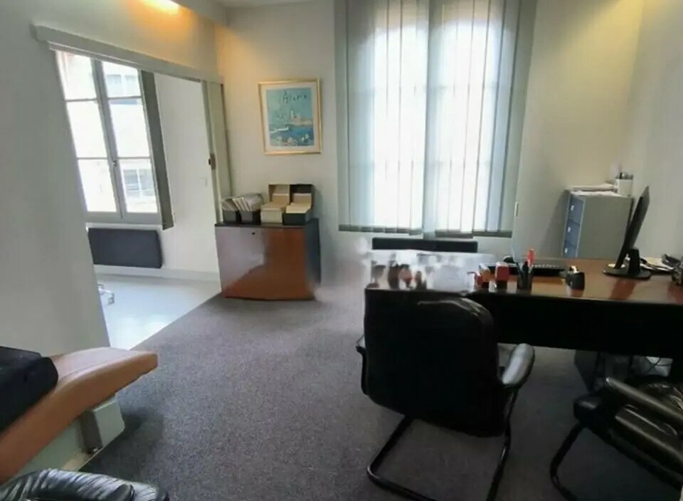 Bureau dans BRIVE-LA-GAILLARDE à vendre Photo intérieure– Image 1 sur 4