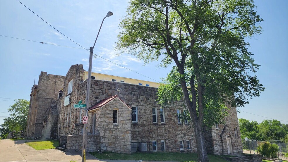 2701 E 43rd St, Kansas City, MO à vendre - Photo de l’immeuble – Image 3 sur 15
