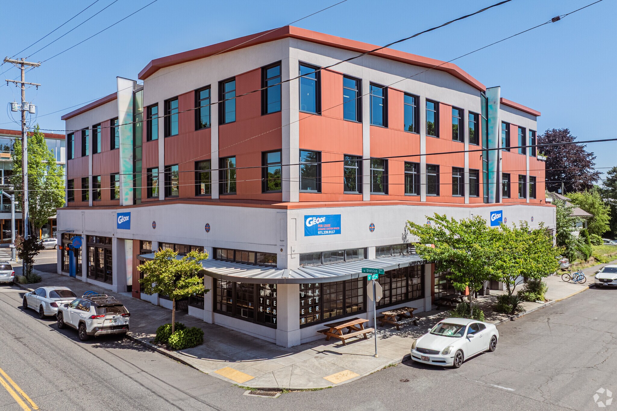 2512 SE 25th Ave, Portland, OR à louer Photo principale– Image 1 sur 8
