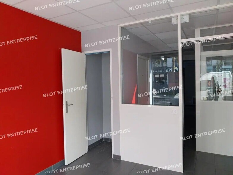 Bureau dans Saint-Nazaire à louer - Photo de l’immeuble – Image 3 sur 8