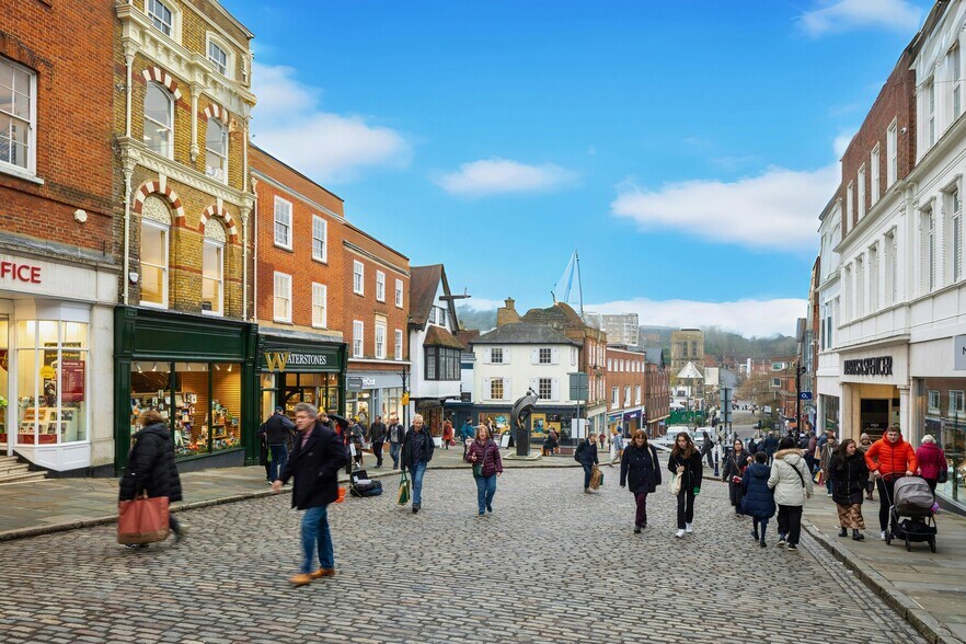 48-48A High St, Guildford à vendre - Photo de l’immeuble – Image 2 sur 6