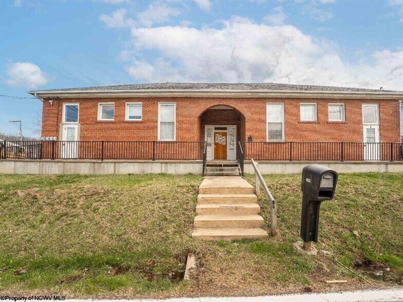 1433 Dorsey Ave, Morgantown, WV à vendre - Photo de l’immeuble – Image 2 sur 31